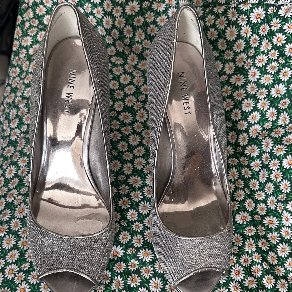 Nine West Glittering Silver Heels